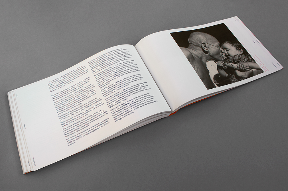 Pages with photographs