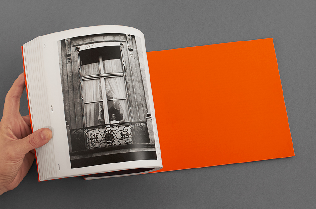 Pages with photographs